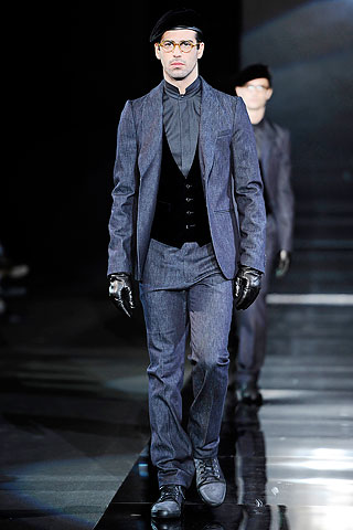 Giorgio Armani / - 2010-2011